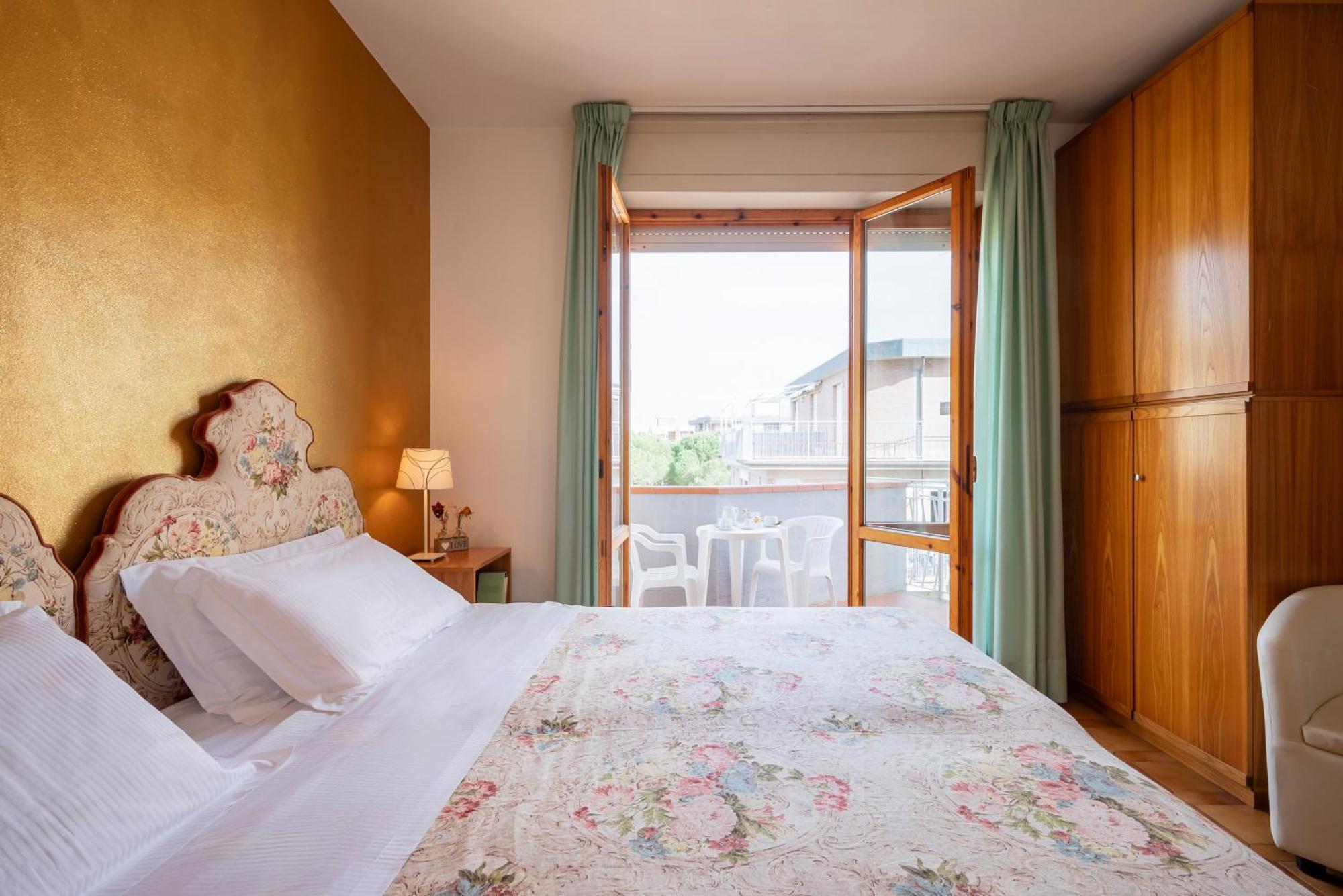 Hotel Parco Dei Pini - 100Mt Dal Mare Follonica Εξωτερικό φωτογραφία