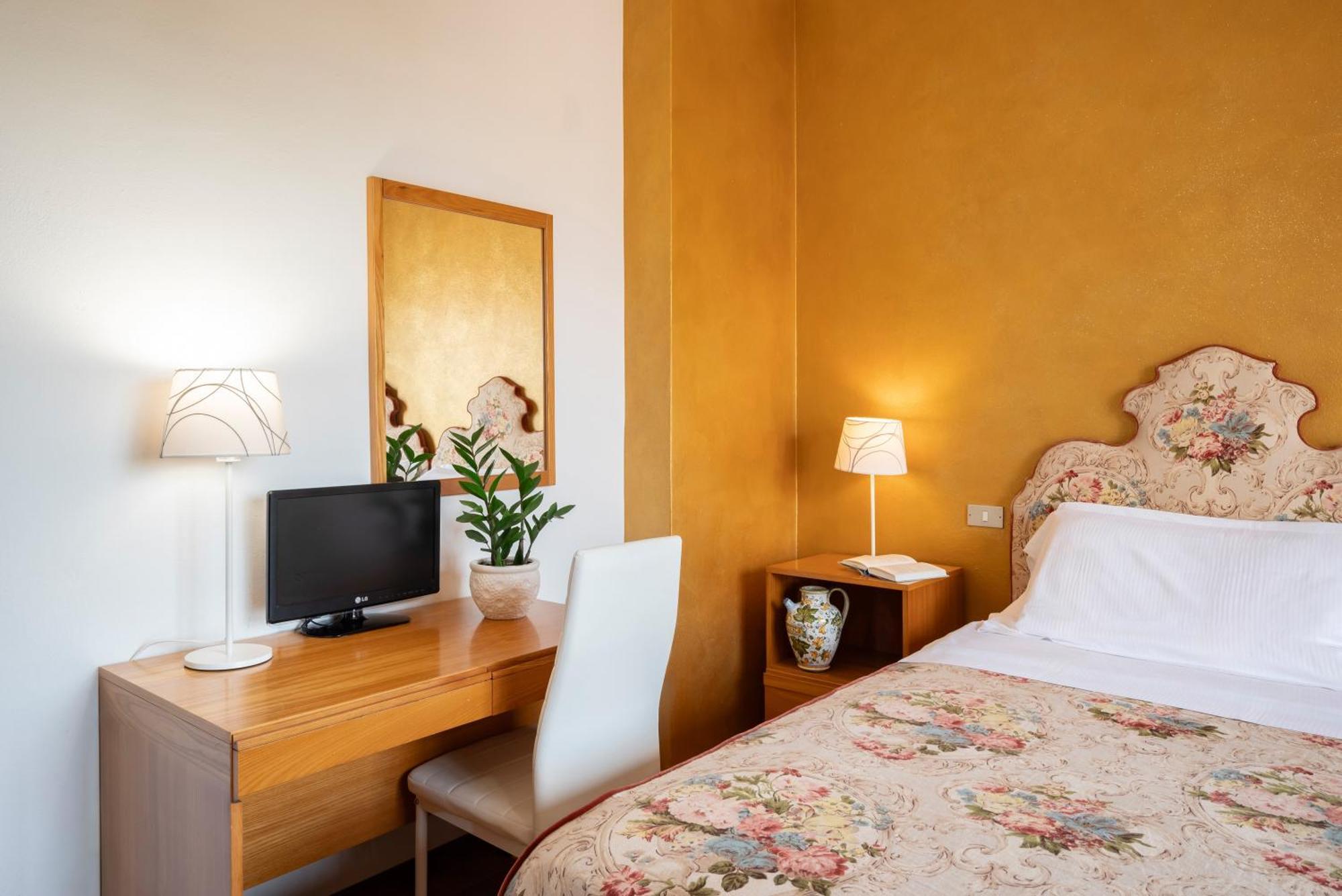 Hotel Parco Dei Pini - 100Mt Dal Mare Follonica Εξωτερικό φωτογραφία
