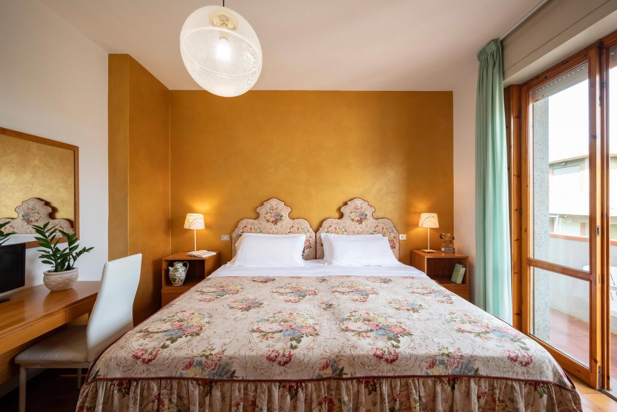 Hotel Parco Dei Pini - 100Mt Dal Mare Follonica Εξωτερικό φωτογραφία