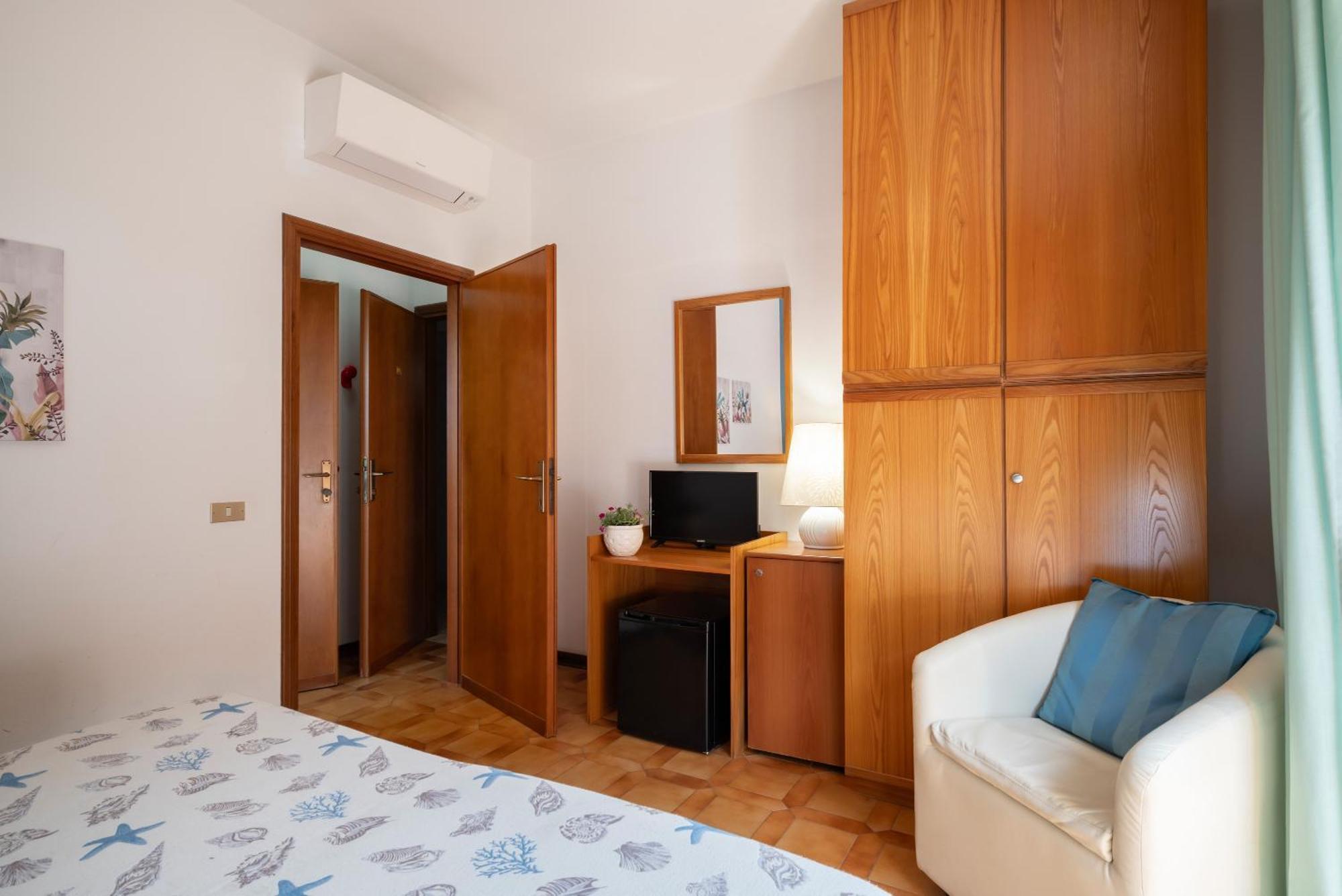 Hotel Parco Dei Pini - 100Mt Dal Mare Follonica Εξωτερικό φωτογραφία