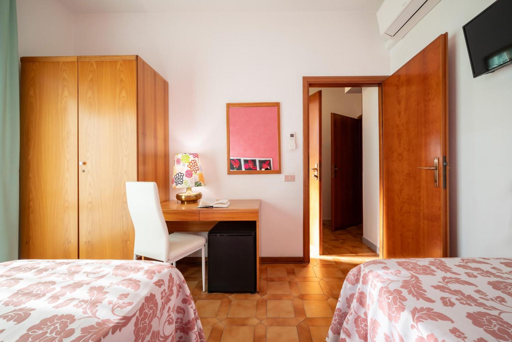Hotel Parco Dei Pini - 100Mt Dal Mare Follonica Εξωτερικό φωτογραφία