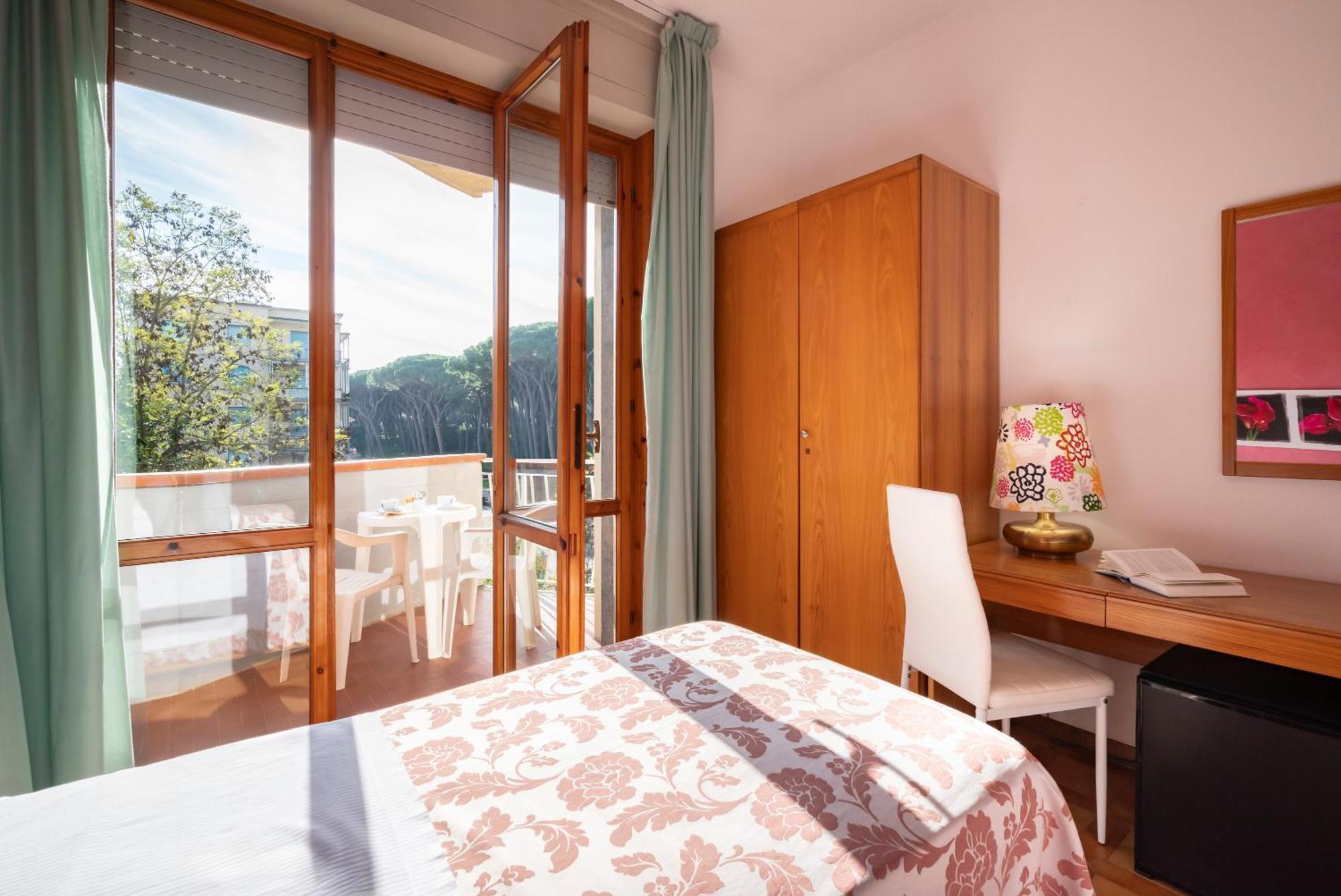 Hotel Parco Dei Pini - 100Mt Dal Mare Follonica Εξωτερικό φωτογραφία