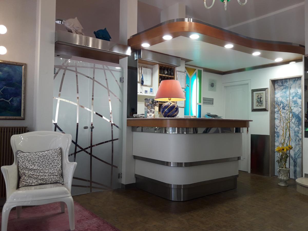 Hotel Parco Dei Pini - 100Mt Dal Mare Follonica Εξωτερικό φωτογραφία